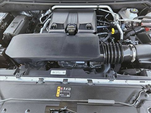 Used 2025 Chevrolet Colorado ZR2 w/ Technology Package AWD/4WD image 21