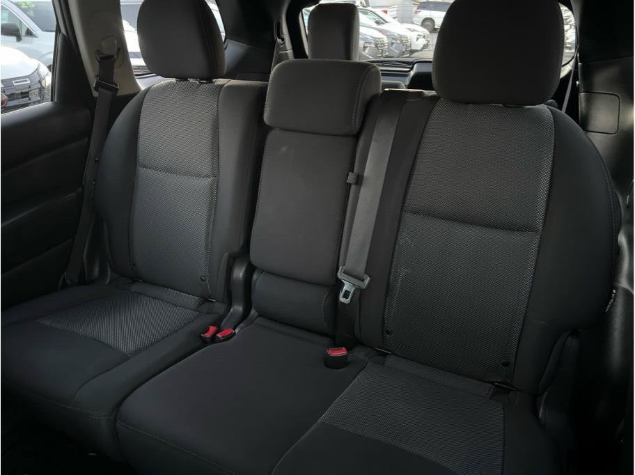 Used 2019 Nissan Pathfinder SV w/ SV Tech Package AWD/4WD image 9