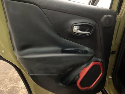 Used 2015 Jeep Renegade Trailhawk w/ Premium Leather Group image 65