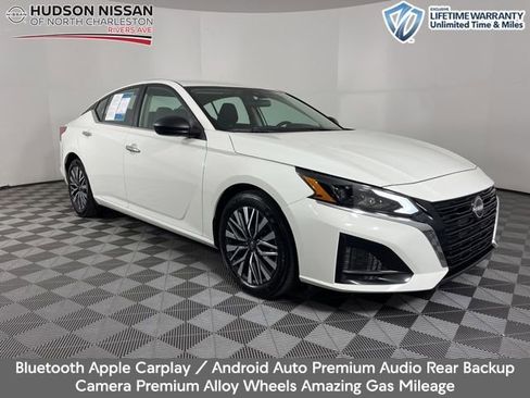 Used 2025 Nissan Altima 2.5 SV image 1