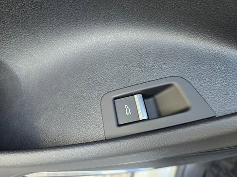 Used 2025 Audi Q8 Premium Plus image 49