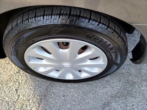 Used 2013 Nissan Versa S Plus FWD image 25