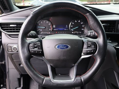 Used 2022 Ford Explorer ST-Line w/ Class IV Trailer Tow Package image 44
