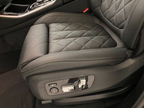 Used 2026 BMW X5 M60i image 12