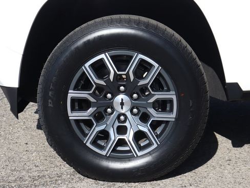 Used 2023 Chevrolet Colorado Z71 w/ Advanced Trailering Package AWD/4WD image 48