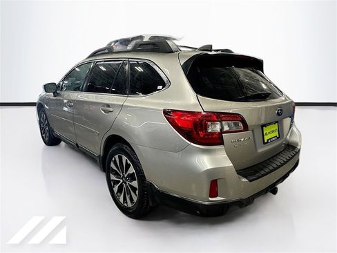 Used 2017 Subaru Outback 2.5i Limited image 7