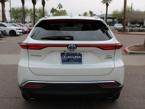 Used 2021 Toyota Venza XLE image 4