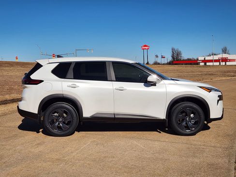 New 2026 Nissan Rogue SV w/ Cold Weather Package image 7
