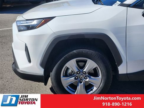 Used 2022 Toyota RAV4 XLE image 9