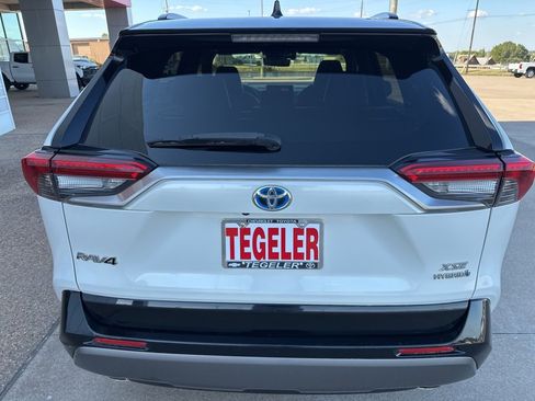 Used 2020 Toyota RAV4 XSE image 6