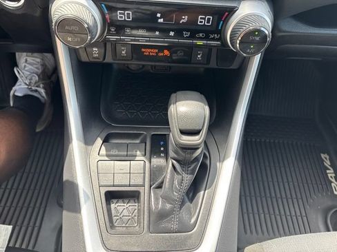 Used 2019 Toyota RAV4 XLE w/ Convenience Package AWD/4WD image 19