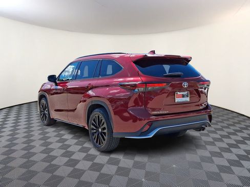 Certified 2024 Toyota Highlander XSE AWD/4WD image 9