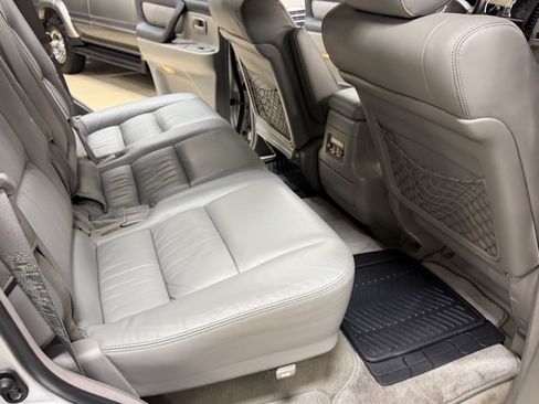Used 2006 Toyota Land Cruiser AWD/4WD image 21