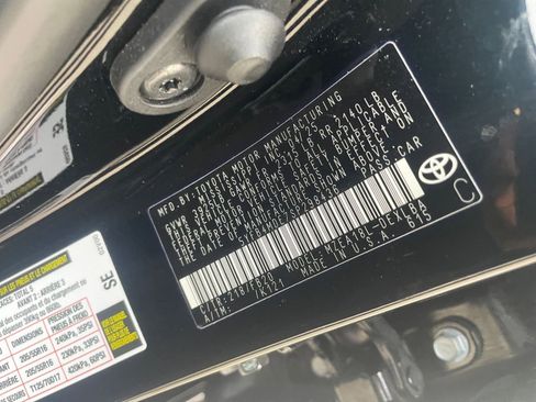 Used 2025 Toyota Corolla LE image 29