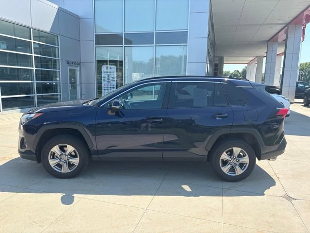 Used 2025 Toyota RAV4 XLE AWD/4WD image 4