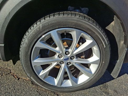 Used 2021 Ford Explorer Platinum w/ Equipment Group 601A image 7