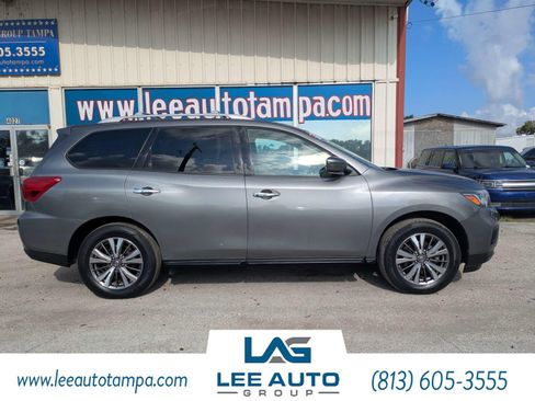 Used 2019 Nissan Pathfinder S AWD/4WD image 2