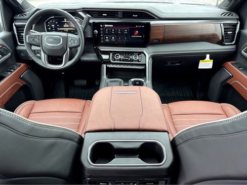 New 2026 GMC Sierra 2500 Denali Ultimate image 11