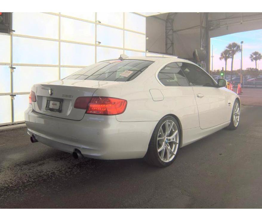 Used 2011 BMW 335i xDrive Coupe AWD/4WD image 4