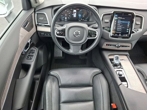 Used 2022 Volvo XC90 T8 Inscription w/ Advanced Package image 11