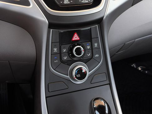 Used 2016 Hyundai Elantra SE w/ Option Group 02 FWD image 33