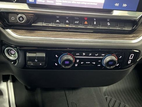 Certified 2022 Chevrolet Silverado 1500 RST AWD/4WD image 18