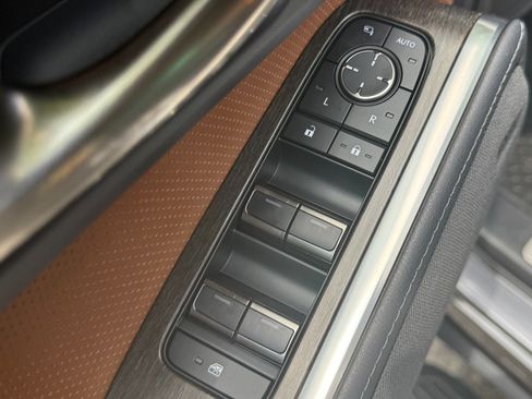 Used 2025 Lexus GX 550 w/ Accessory Package (2T) AWD/4WD image 44
