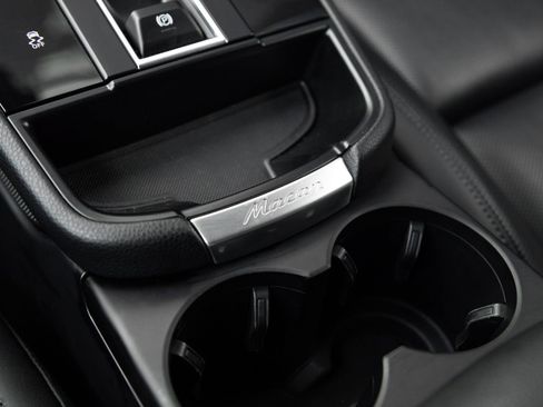 Certified 2024 Porsche Macan AWD/4WD image 28