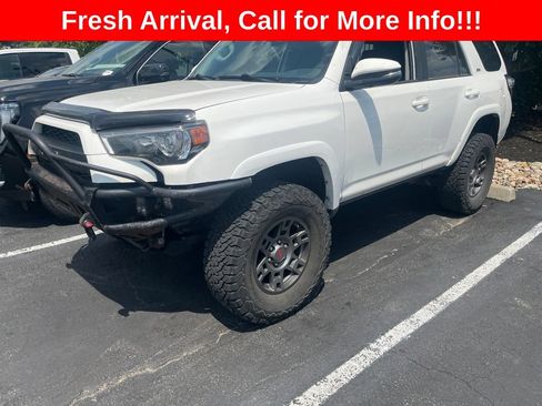 Used 2019 Toyota 4Runner SR5 Premium AWD/4WD image 3