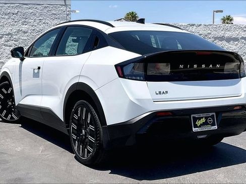 New 2026 Nissan Leaf Platinum+ FWD image 2