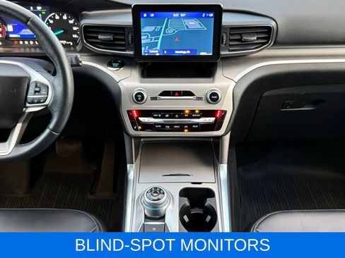 Used 2022 Ford Explorer XLT w/ Equipment Group 202A AWD/4WD image 22