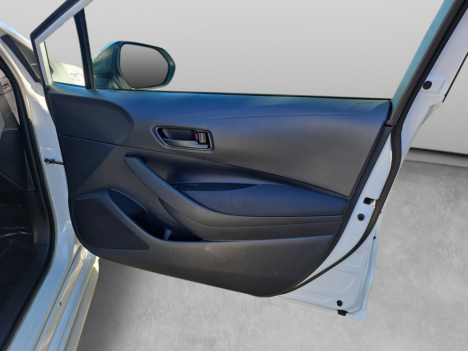 Used 2025 Toyota Corolla LE FWD image 36