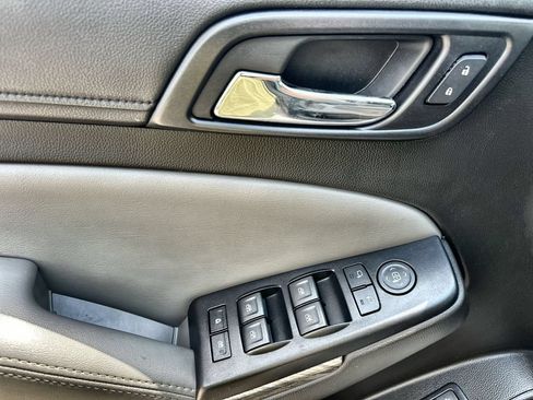 Used 2018 Chevrolet Suburban LT RWD image 22