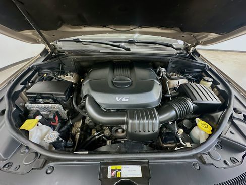 Used 2015 Jeep Grand Cherokee Overland AWD/4WD image 36