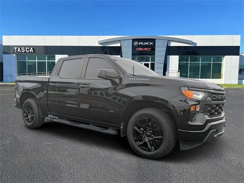 Used 2023 Chevrolet Silverado 1500 Custom image 1