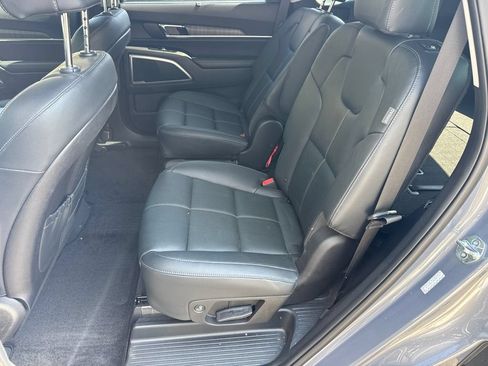 Used 2024 Kia Telluride EX w/ EX Captain's Chair Package FWD image 20