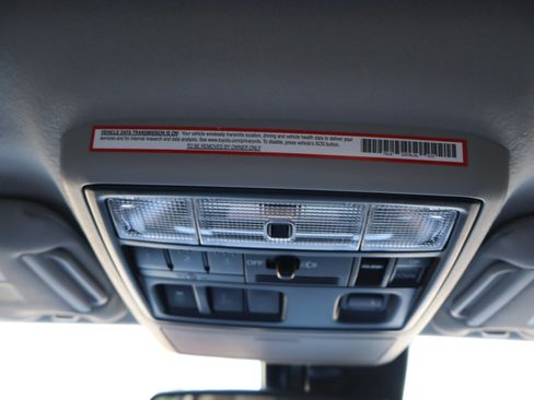 Used 2024 Toyota 4Runner Limited AWD/4WD image 33