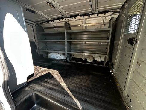 Used 2015 Chevrolet Express 2500 image 18