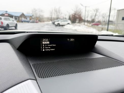 Used 2019 Subaru Ascent Touring image 16