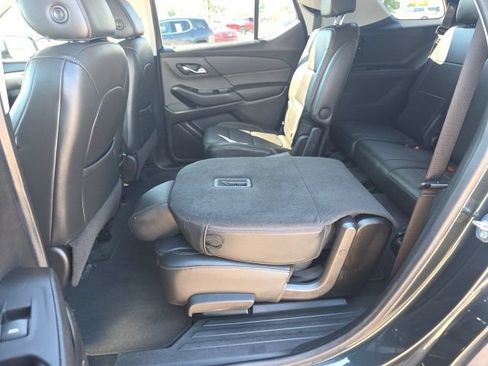 Used 2020 Chevrolet Traverse LT w/ Driver Confidence II Package AWD/4WD image 38