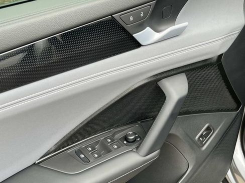 New 2026 Volkswagen Tiguan SE image 10