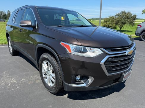 Used 2019 Chevrolet Traverse LT AWD/4WD image 2