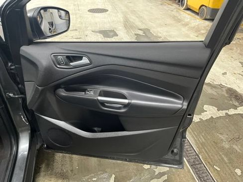 Certified 2019 Ford Escape SE AWD/4WD image 28