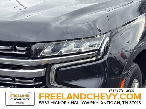 Used 2023 Chevrolet Suburban Premier image 10