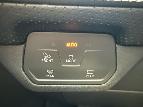 Certified 2024 Volkswagen Atlas SE w/ Panoramic Sunroof Package FWD image 16