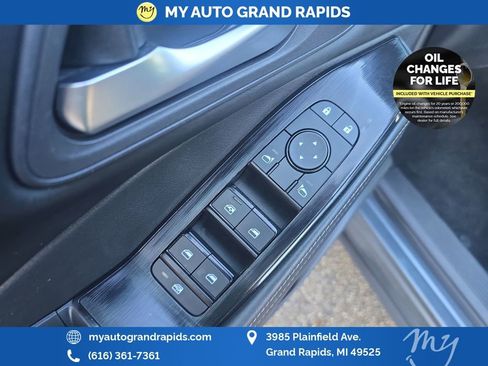 Used 2025 Nissan Rogue SV AWD/4WD image 11