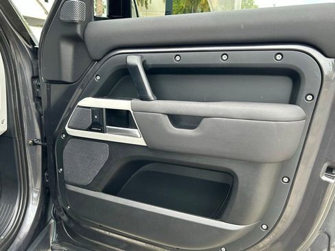 Used 2022 Land Rover Defender 110 S AWD/4WD image 40