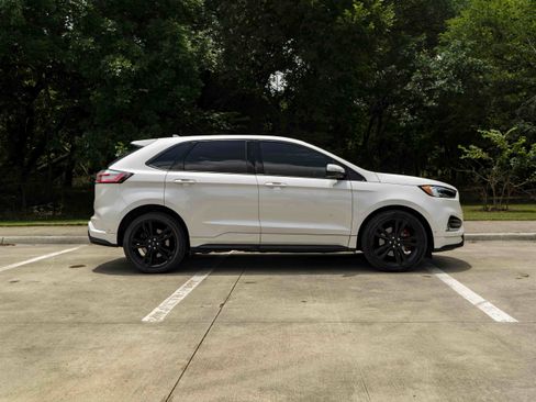 Used 2019 Ford Edge ST w/ Equipment Group 401A AWD/4WD image 10