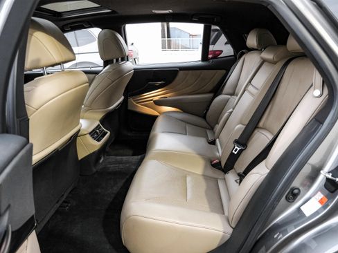 Used 2021 Lexus LS 500 w/ Accessory Package (Z1) image 44