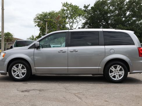 Used 2018 Dodge Grand Caravan SXT FWD image 4